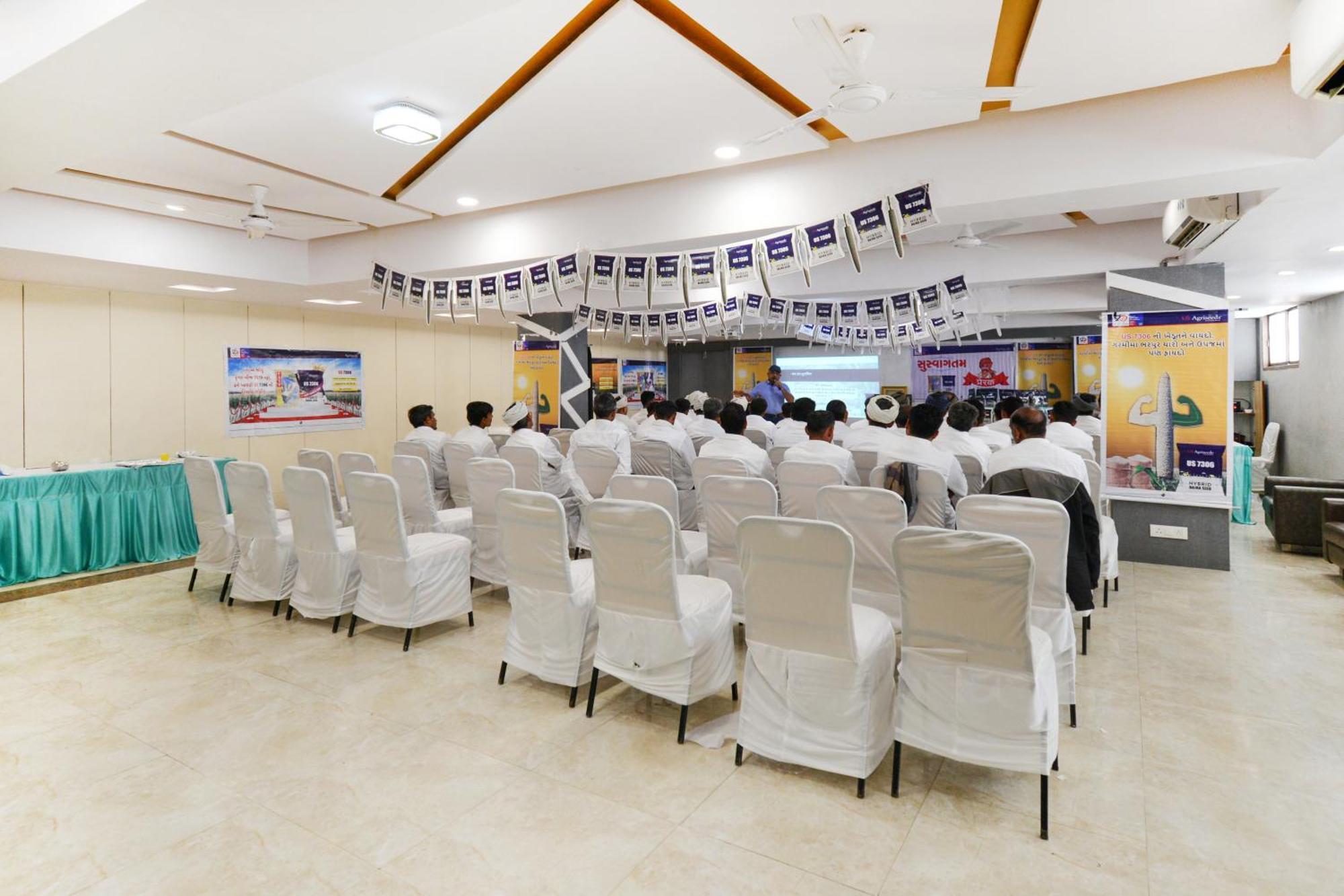 Hotel Desert Inn Tharad Екстер'єр фото