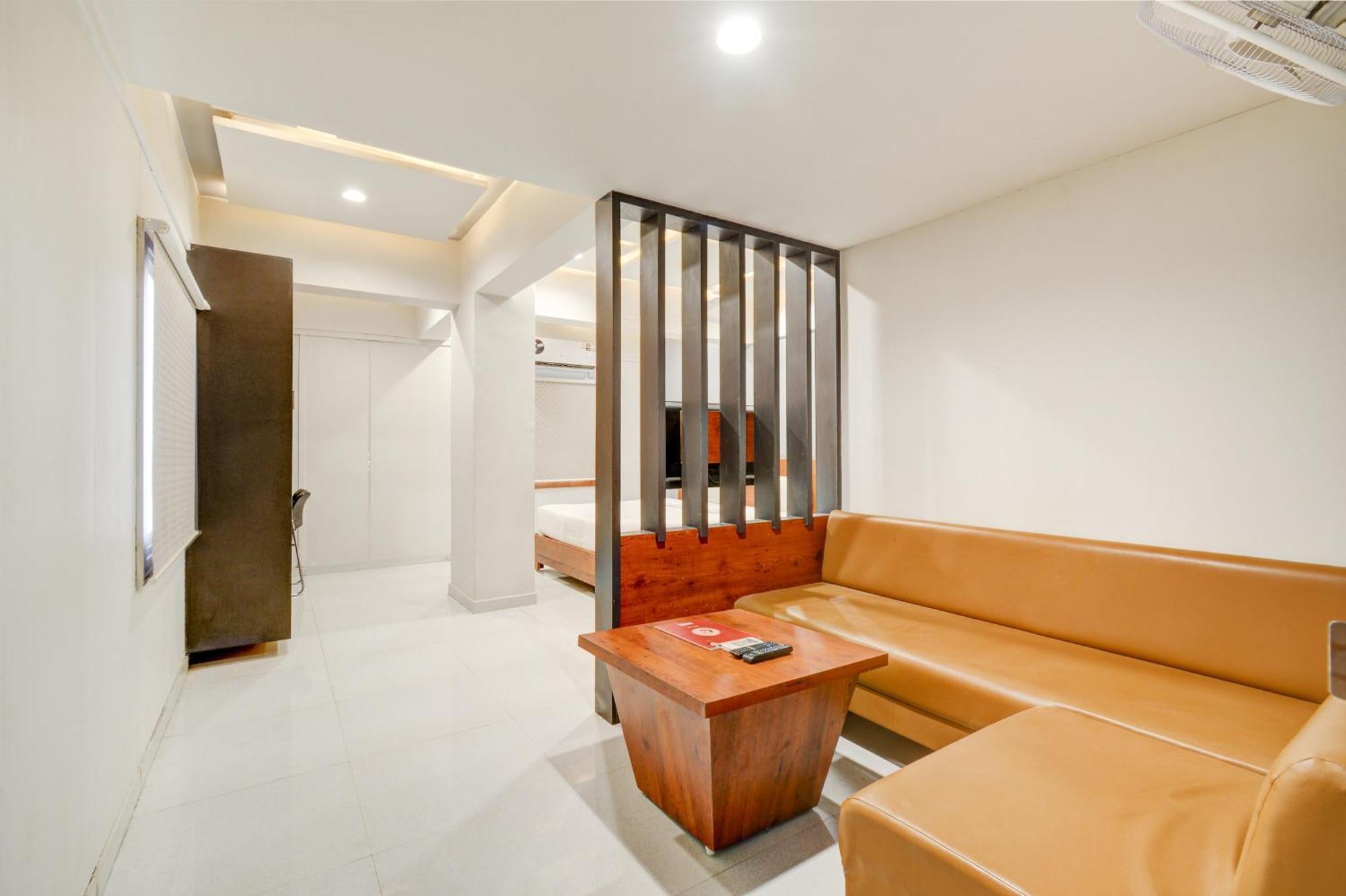 Hotel Desert Inn Tharad Екстер'єр фото